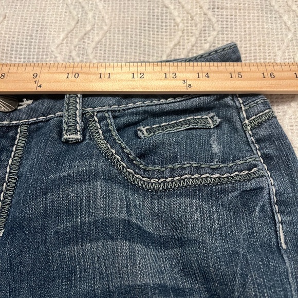#665. Cache Contour Collection Bootcut Jeans with Embroidery Details. Size 6. - Picture 14 of 14